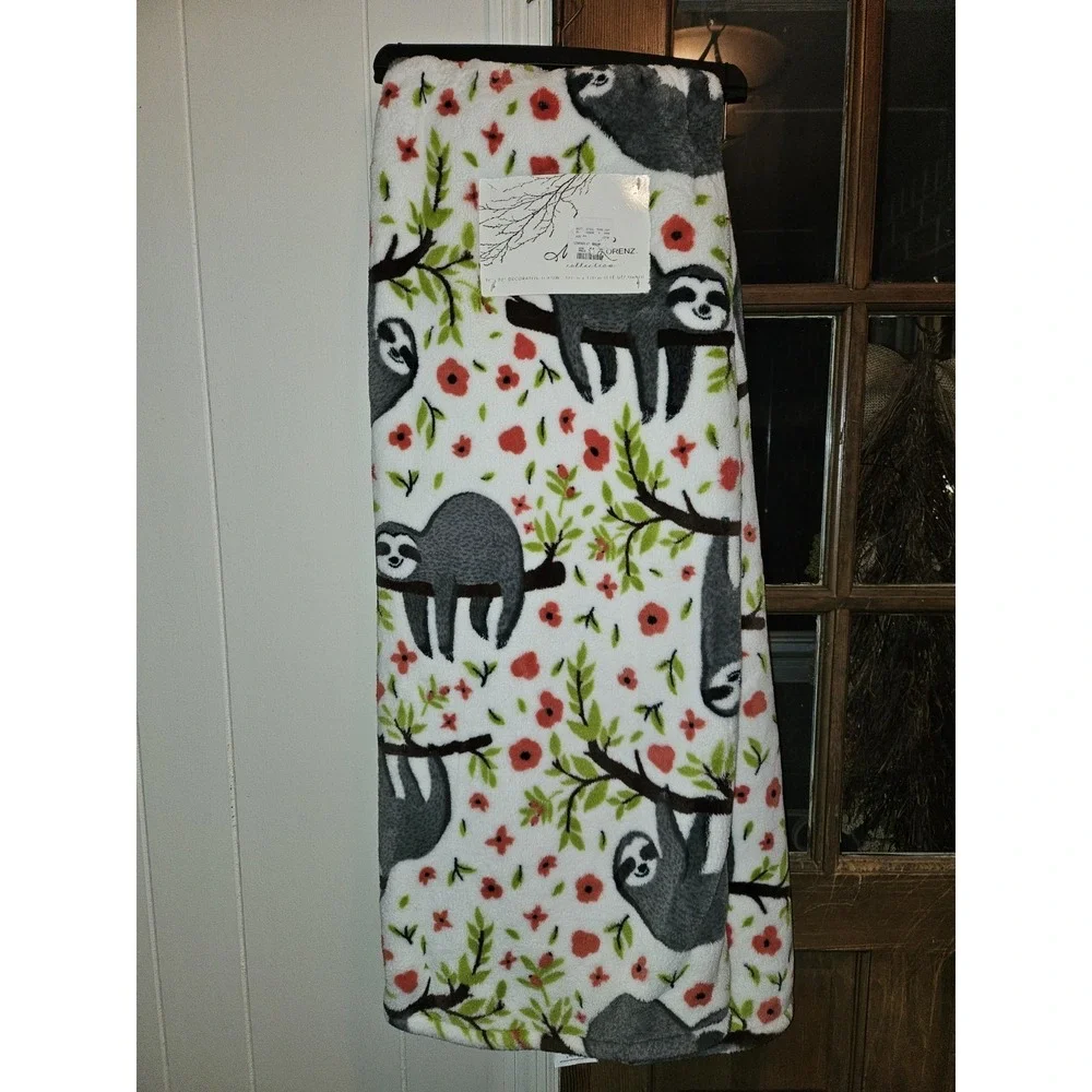 Sloth 50 X 80 Devorative Fleece Throw
